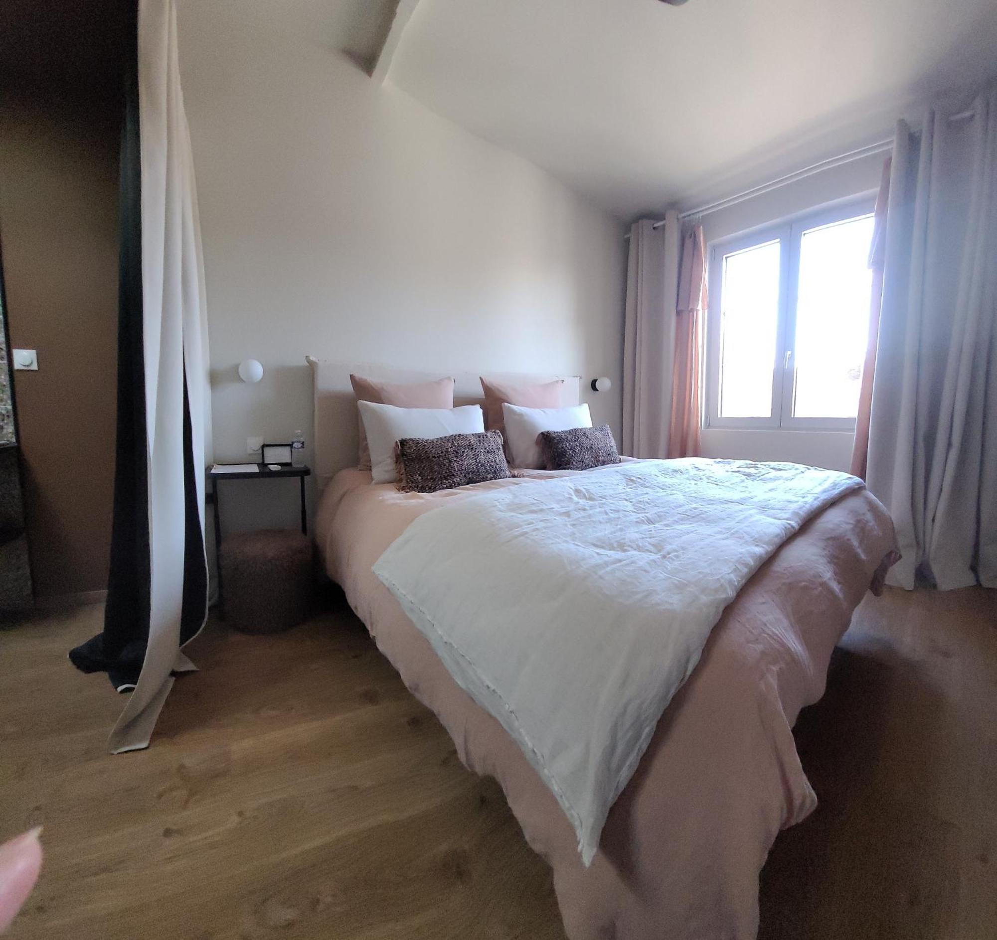 Tresors De Sens Bed & Breakfast エクステリア 写真