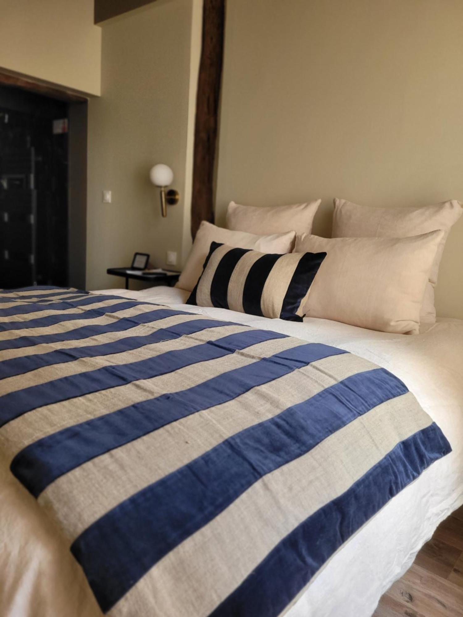 Tresors De Sens Bed & Breakfast 部屋 写真