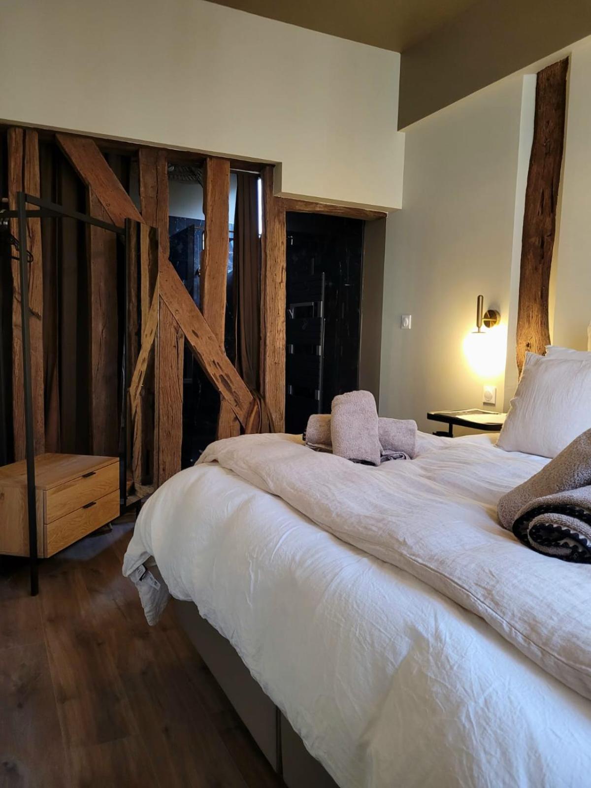 Tresors De Sens Bed & Breakfast エクステリア 写真
