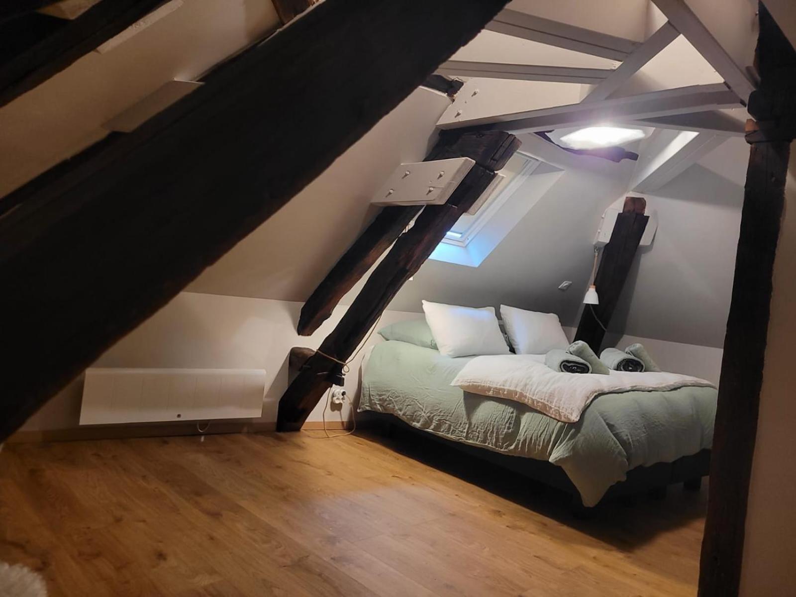 Tresors De Sens Bed & Breakfast エクステリア 写真